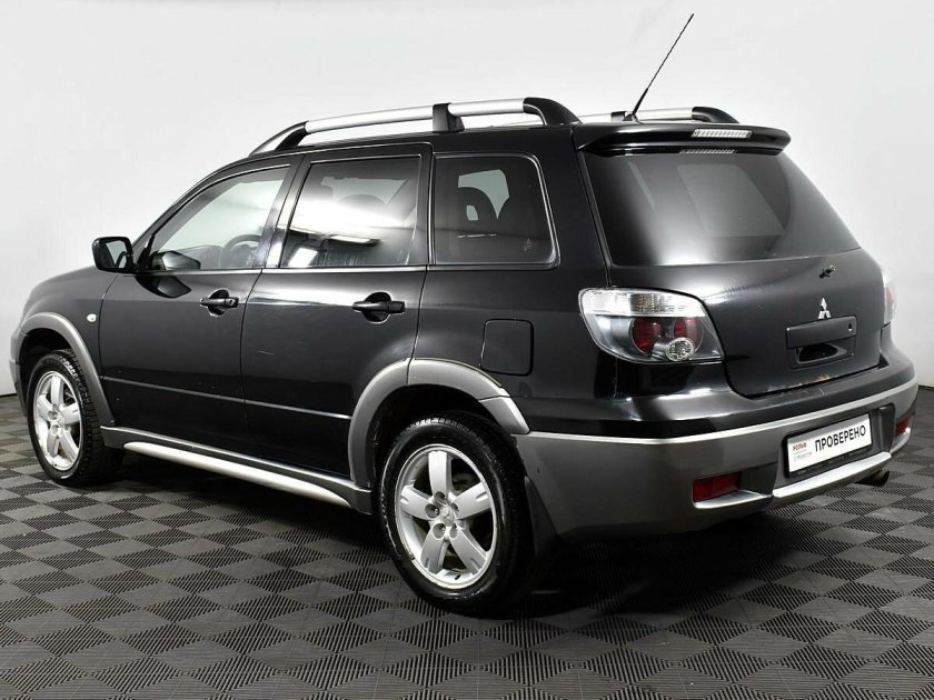 Mitsubishi Outlander 1