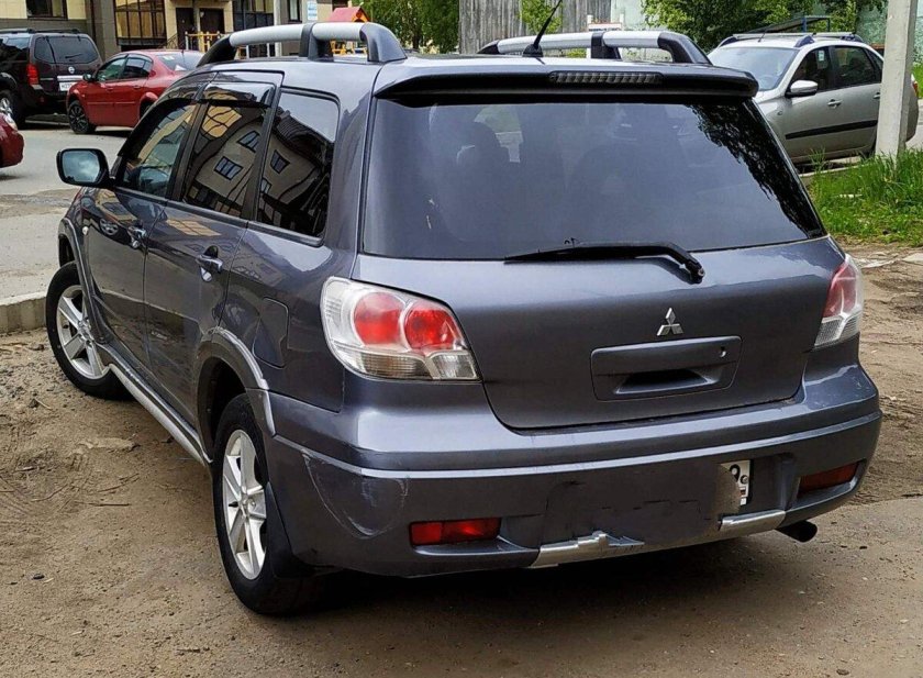 Аутлендер 1 поколения