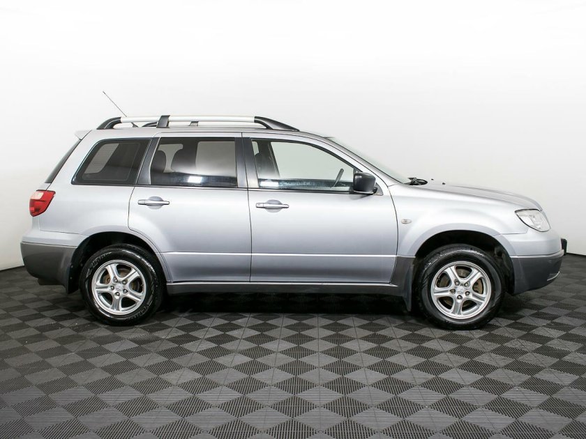 Аутлендер 1 поколения