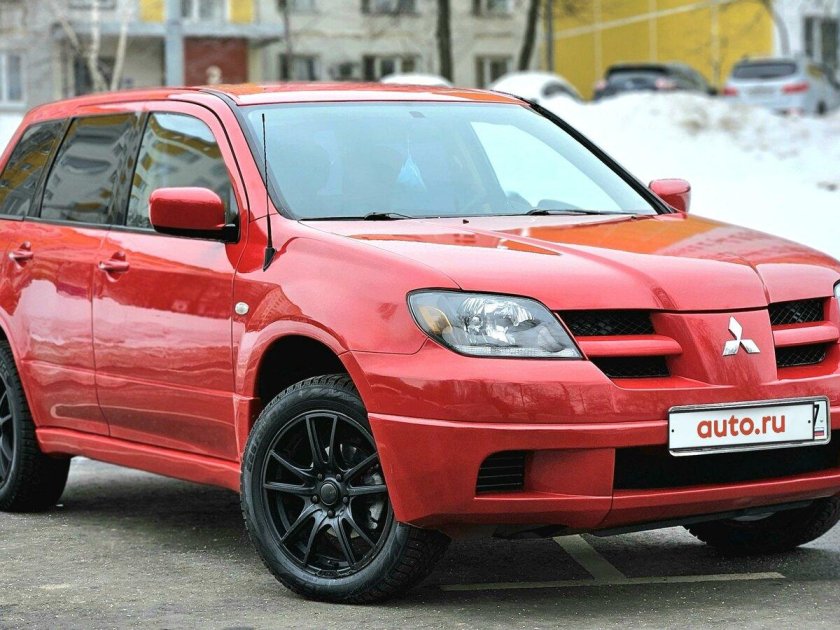 Митсубиси аутлендер 2003 красный