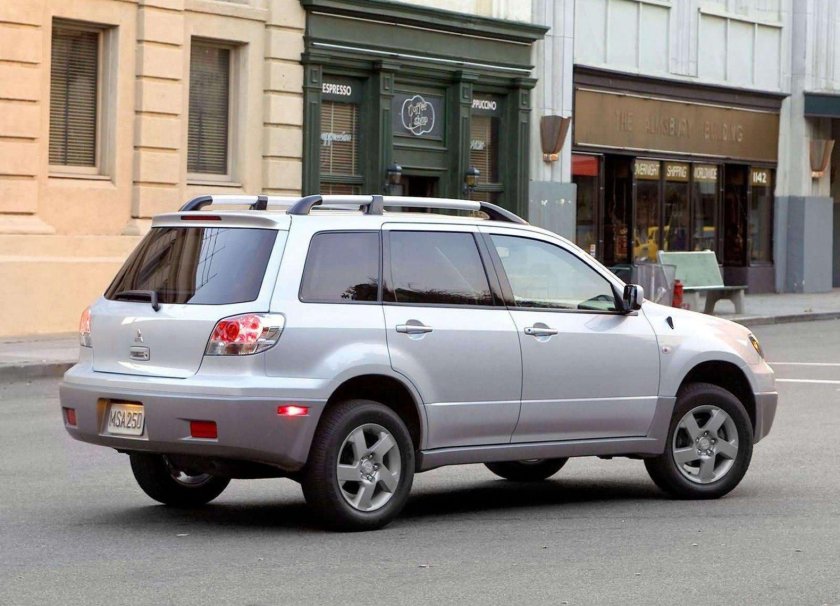 Мицубиси Аутлендер 1