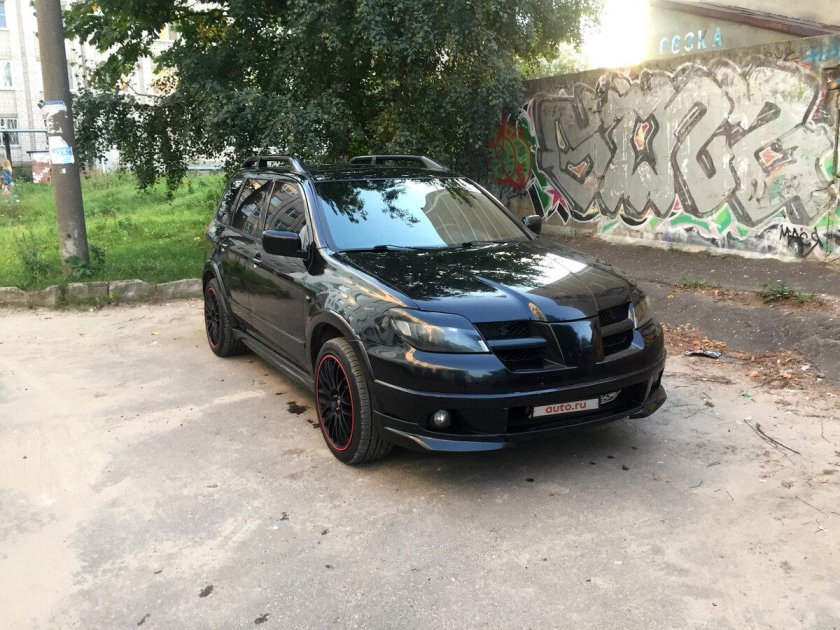 Mitsubishi Outlander 1