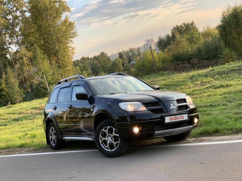 Аутлендер 1 поколения