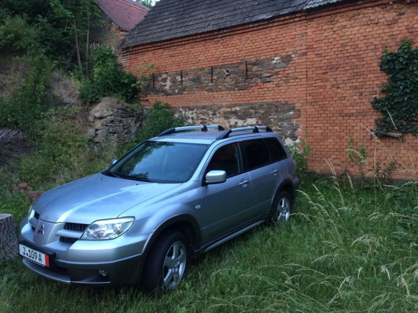 Mitsubishi Outlander 1