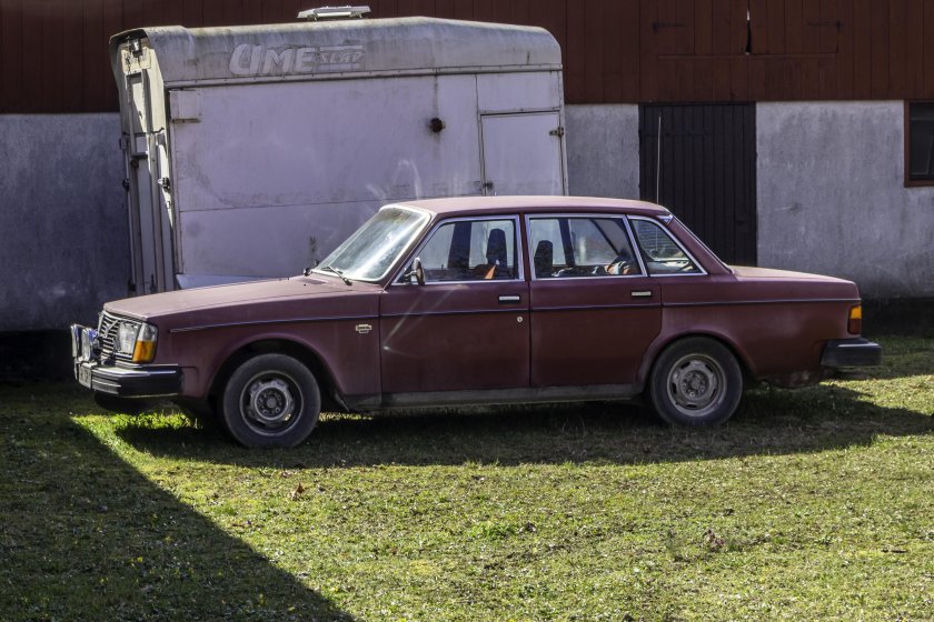 Volvo 240 dl