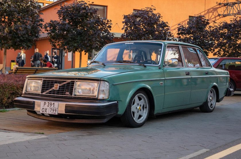 Вольво 244 1978 года
