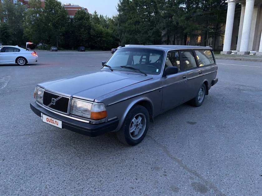 Volvo 240 1974