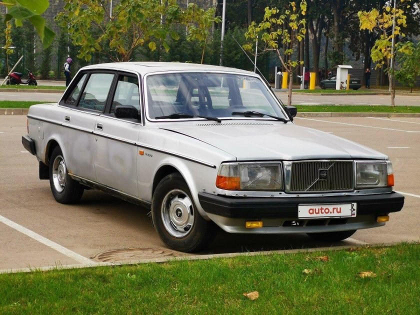 Вольво 240 седан