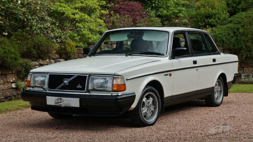 Volvo 240 седан