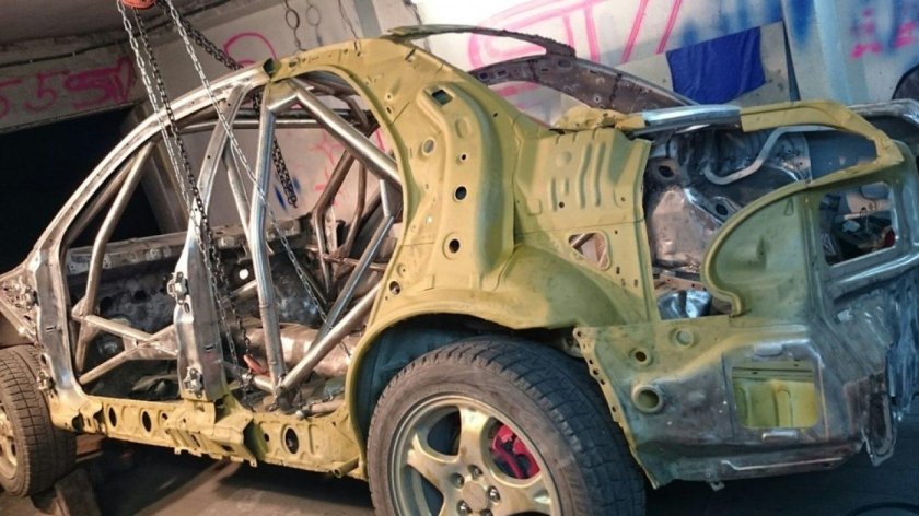 Кузов Субару GC