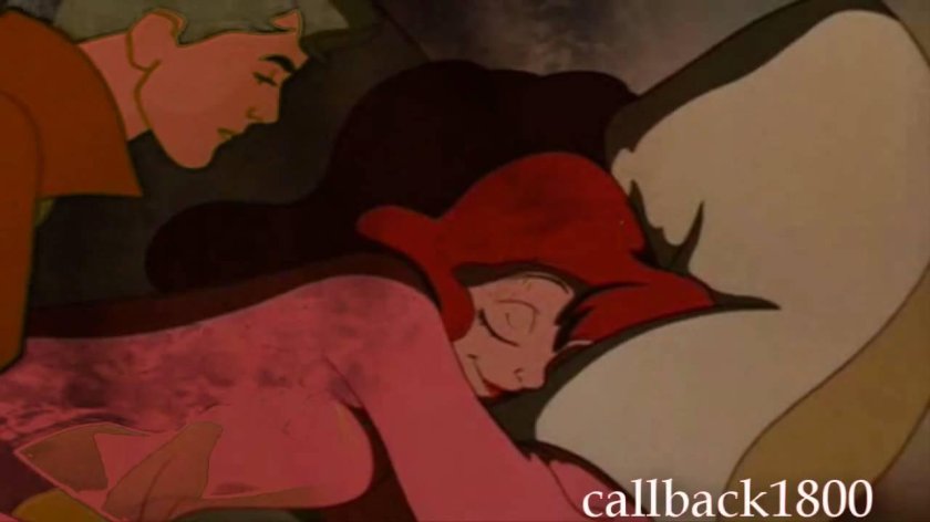 Ариэль спит