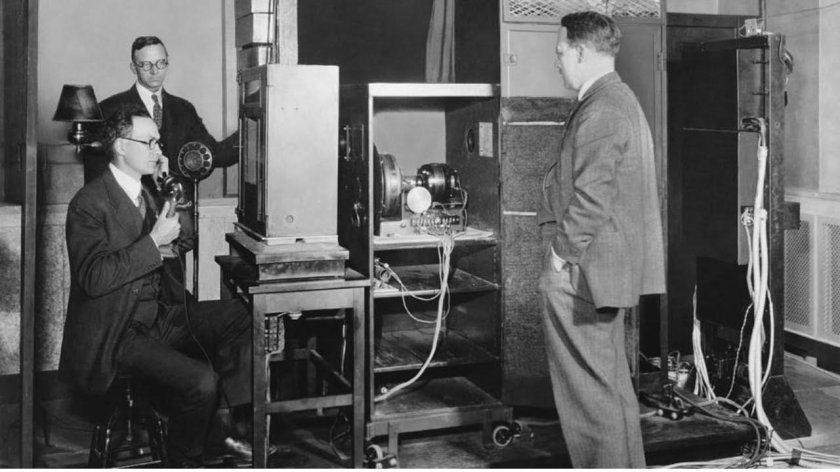 At&amp;t и Bell telephone Laboratories