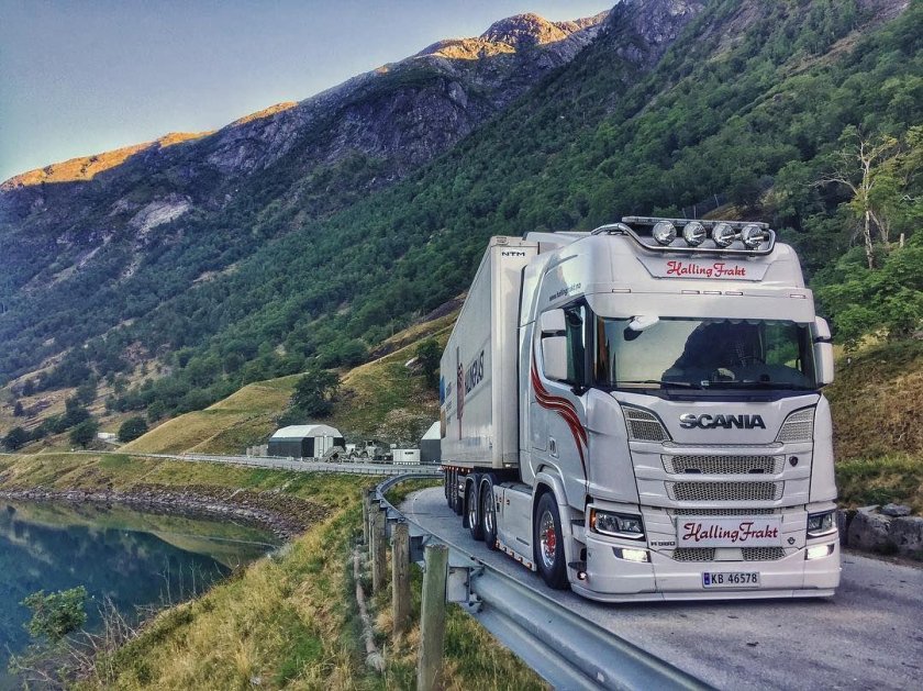 Тягач Вольво в Норвегии