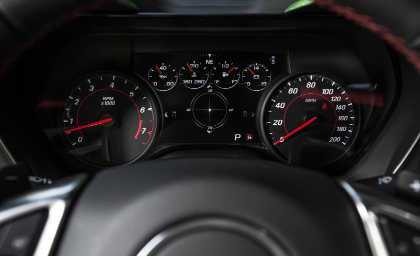 Приборная панель Camaro 6