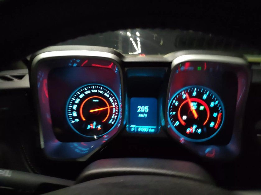 Приборная панель Camaro 6