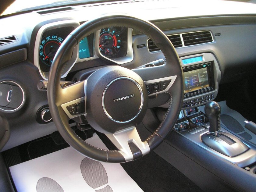 Шевроле Камаро 6.2 салон