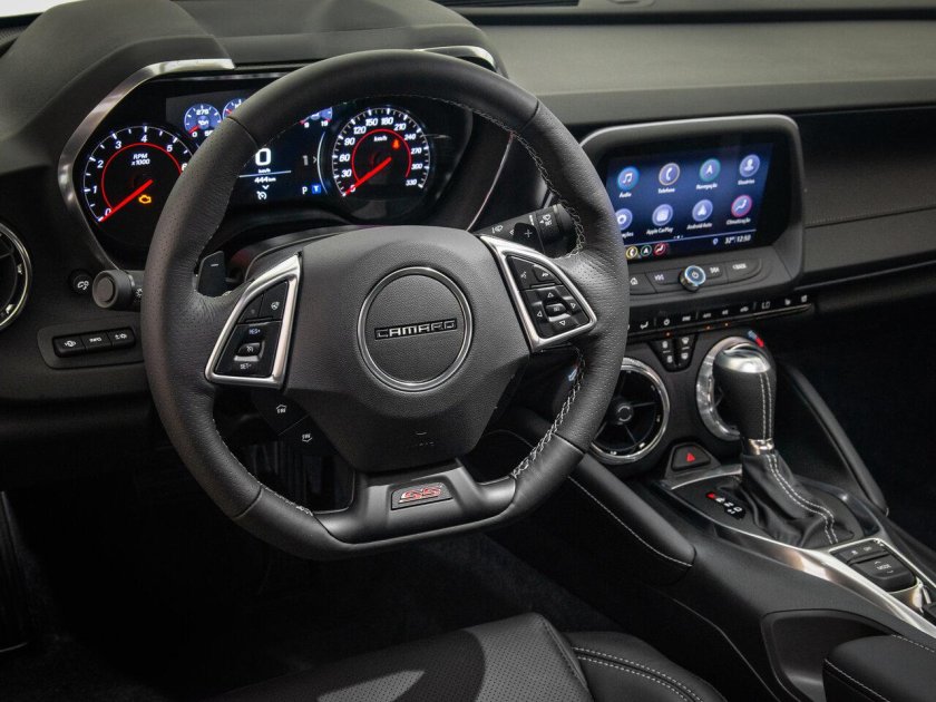 Chevrolet Camaro 2019 салон