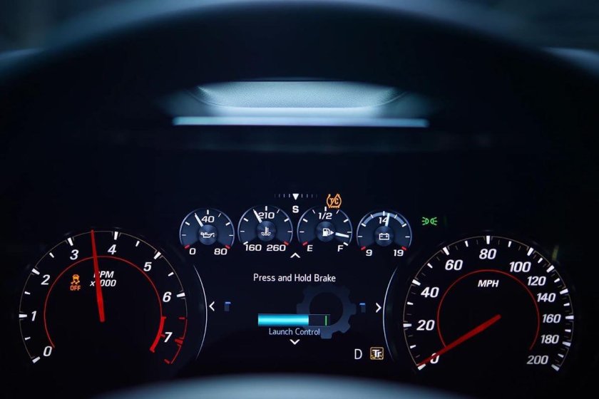 Приборная панель Camaro 2022