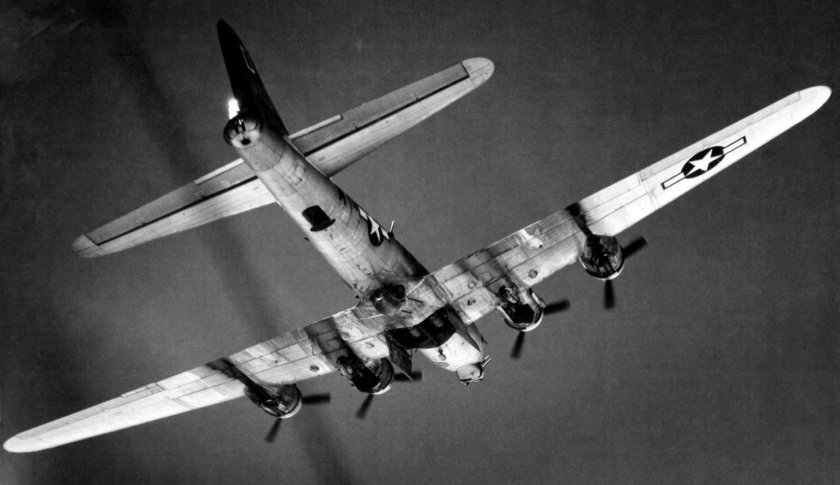 B 17 бомбардировщик