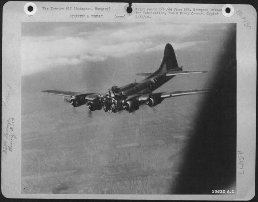 B 17 бомбардировщик