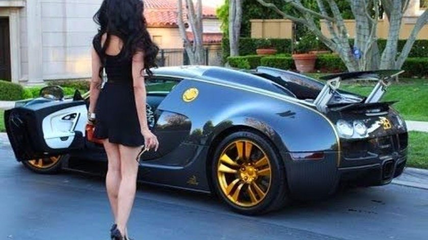 Бугатти Вейрон девушка