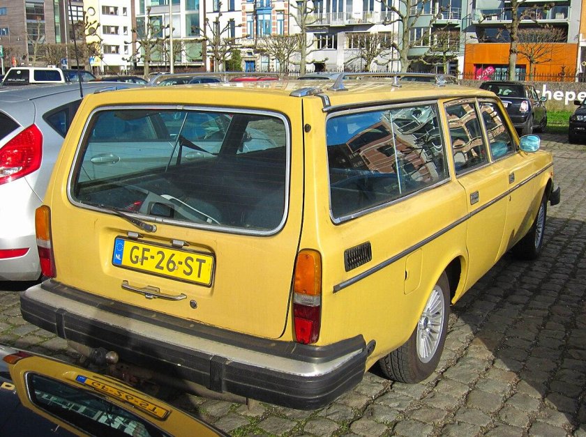 Volvo 245 DL