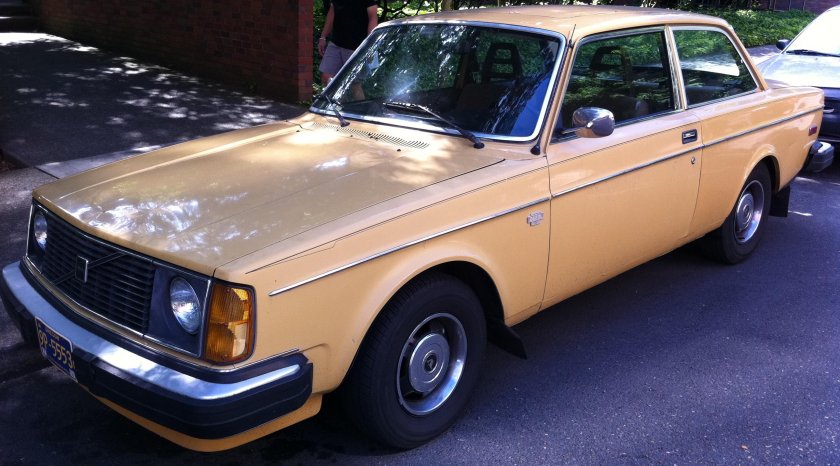 Volvo 242dl