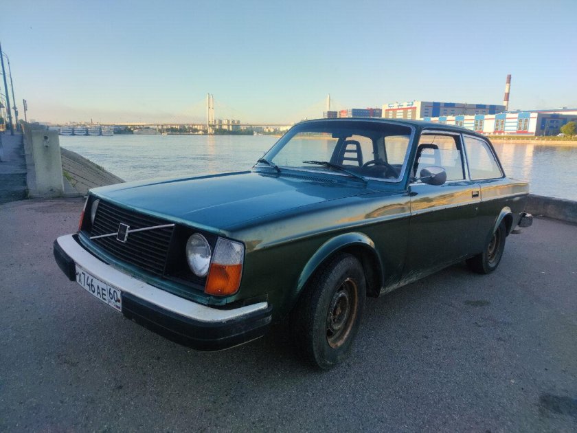 Volvo 242