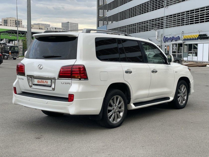 Lexus lx iii 570