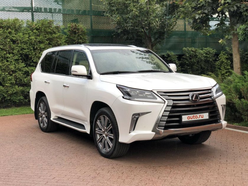 Lexus LX 570 III