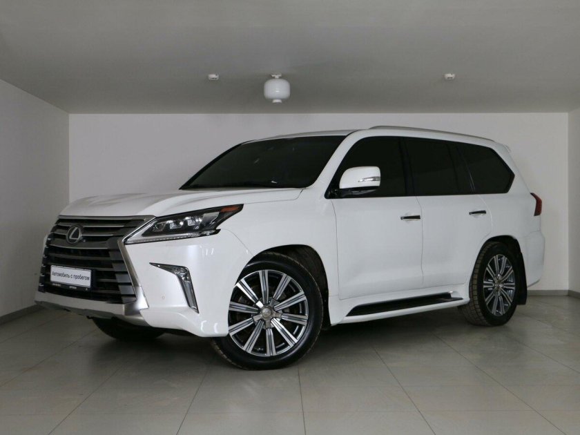 Lexus LX 570 2017 белый