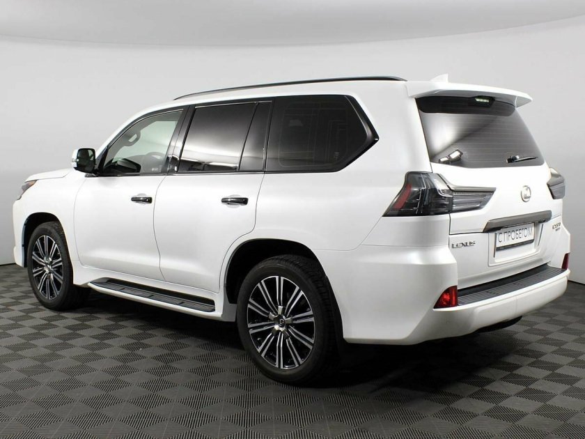 Lexus LX 570 белый
