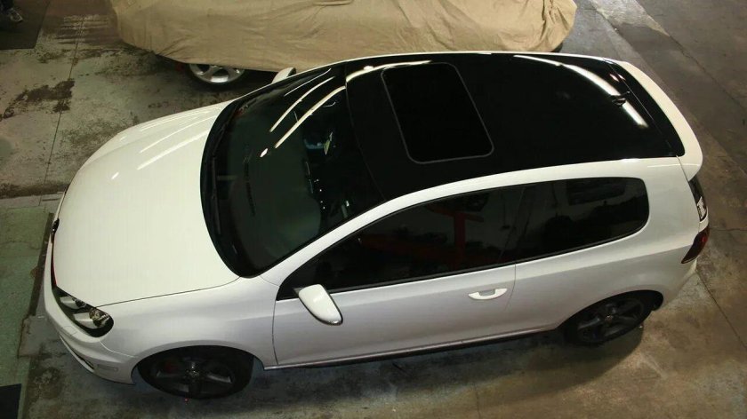 Рено Флюенс белый с чёрной крышей