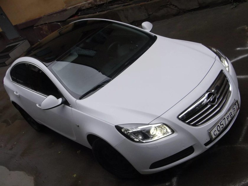 Опель Инсигния черная крыша