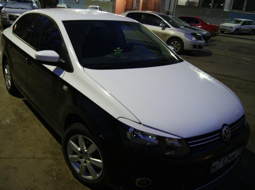 Volkswagen Polo sedan с черной крышей