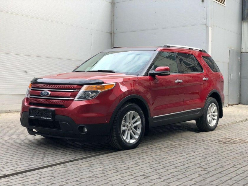 Машина ford explorer