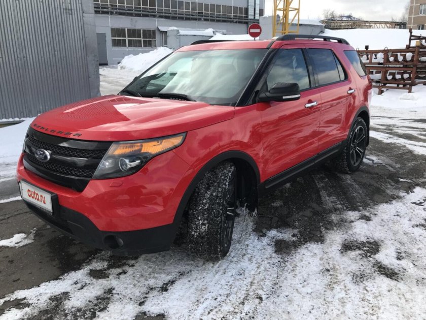 Ford Explorer 5 красный