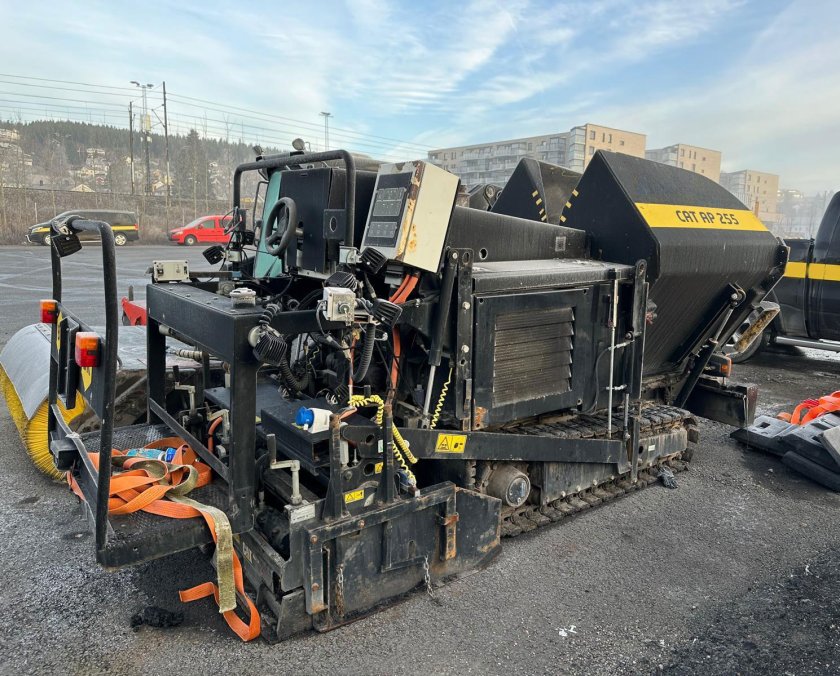 Асфальтоукладчик volvo p7820d