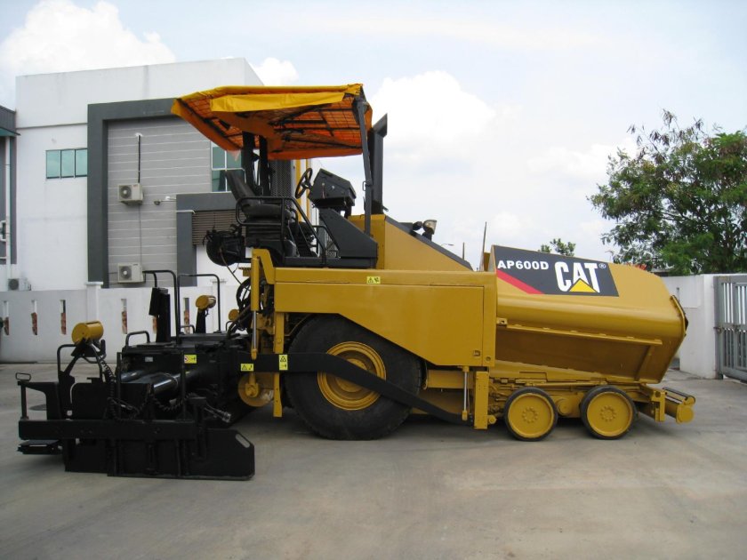 Асфальтоукладчик Caterpillar AP 600