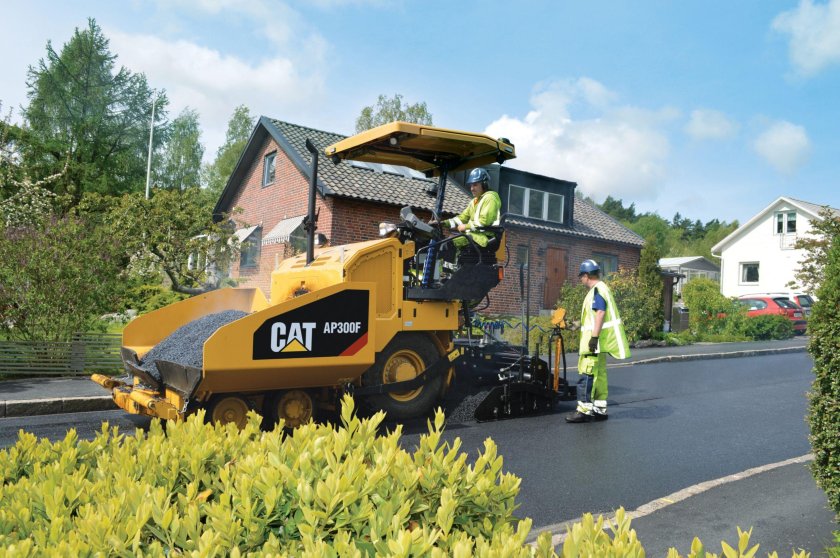 Асфальтоукладчик Caterpillar