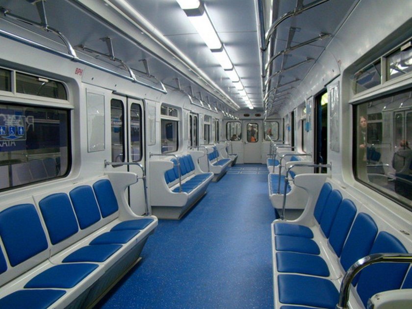 Москва метровагон внутри