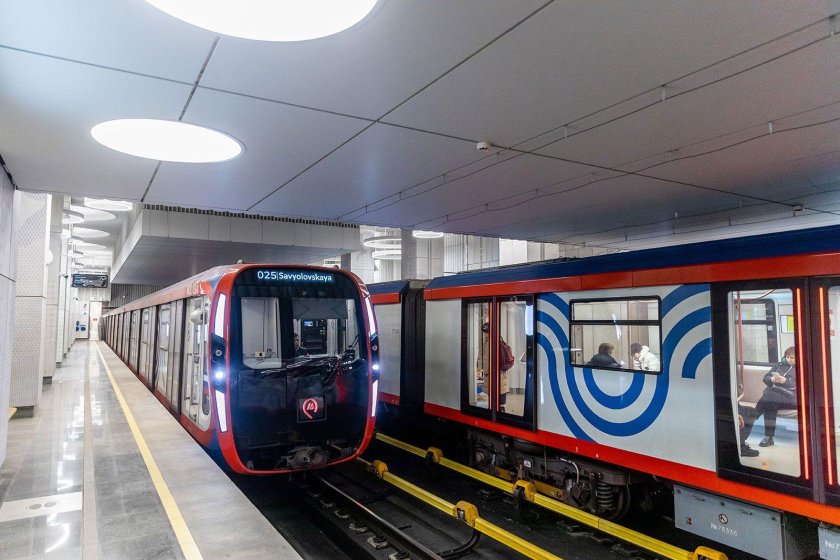 Поезд метро Москва 2020