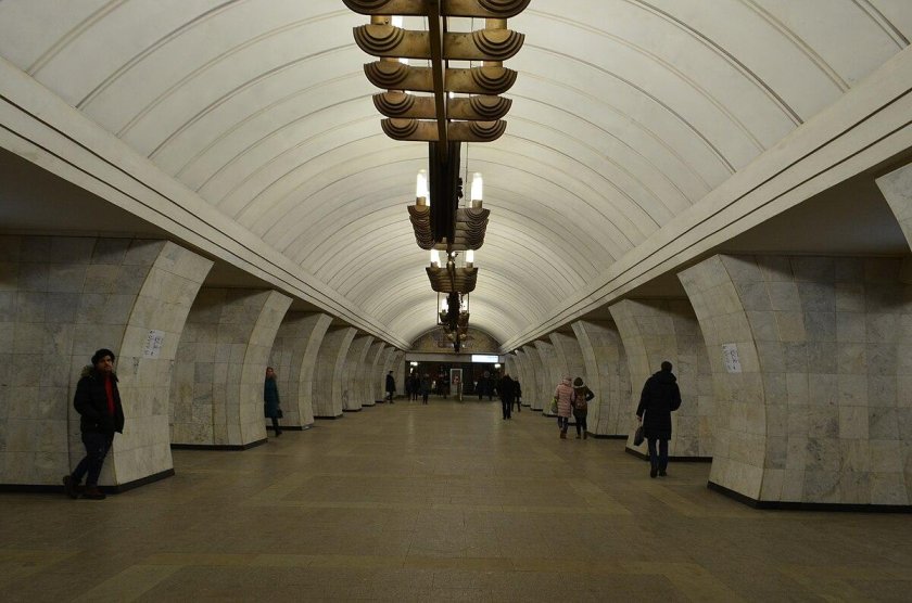 Станция метро Чеховская