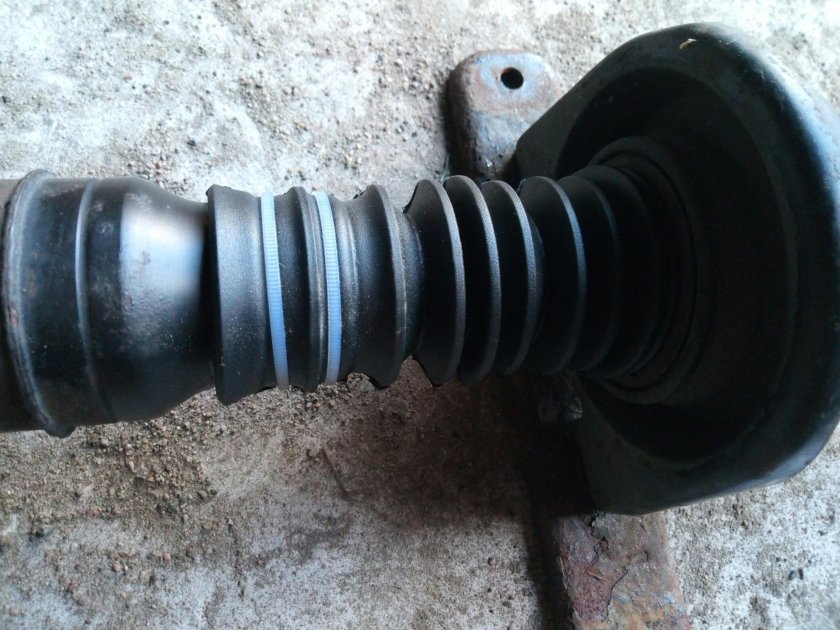 Пыльник шруса кардана Opel Monterey