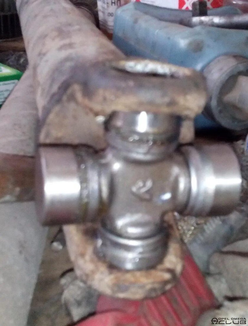 Opel Omega b крестовина кардана