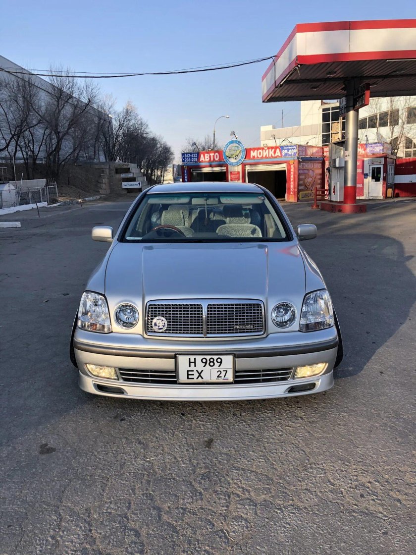 Тойота Прогресс 1998