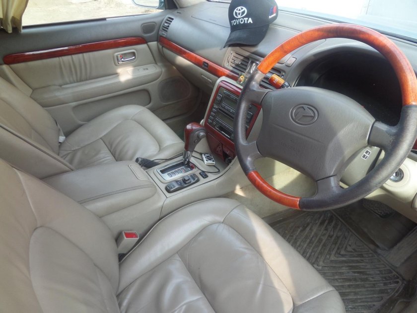 Тойота Прогресс 1998