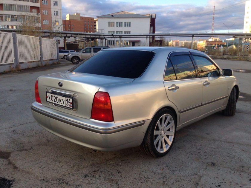 Тойота Прогресс 1998