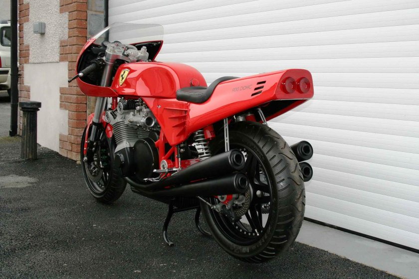 Мотоцикл Ferrari