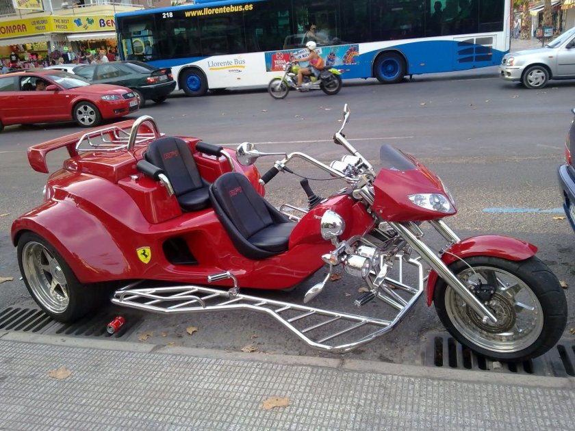 Мотороллер Ferrari